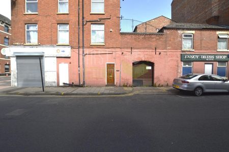 4 bedroom flat to rent - Photo 4