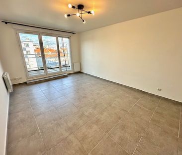 Location Appartement 2 pièces 54m² VILLEURBANNE 69100 - Photo 2