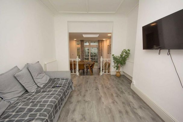 4 bedroom terraced house to rent - Photo 1