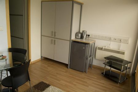1 bedroom apartment to rent - Photo 2