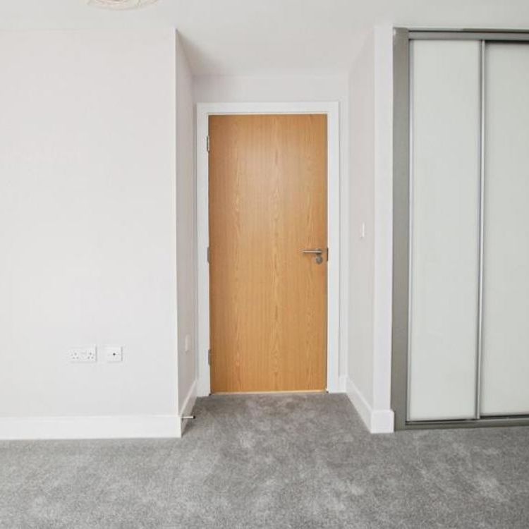 A well presented two bedroom furnished property within walking distance of the city centre and the waterfront, with the added bonus of an allocated parking space. - Photo 1