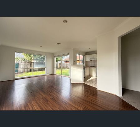 8 Yarra Links Way, Bentleigh East, Vic 3165 - Photo 2