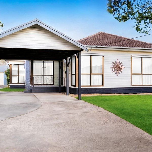 1/8 Murdo Road, CLAYTON - Photo 1