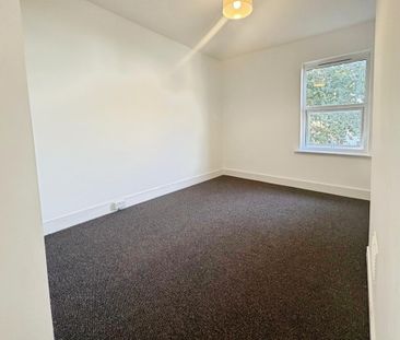 4 bedroom terraced house to rent - Photo 3