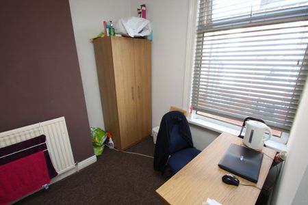 5 Bed - Glossop Street, Woodhouse , Leeds - Photo 2