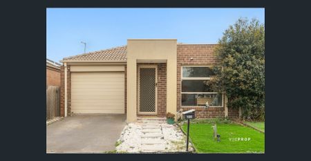 1/25 Horseshoe Circuit, Truganina, Vic 3029 - Photo 2