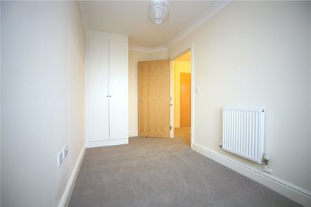 Brookbank Close, - Photo 5