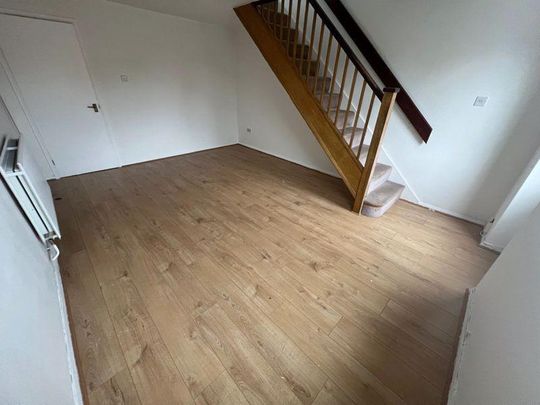 2 bedroom end of terrace house to rent - Photo 1