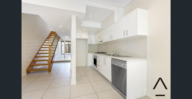 Contemporary Terrace in Alexandria - Photo 1