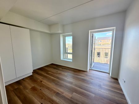 Delevenlig 3-værelses lejlighed i Stigsborg med altan - Foto 4