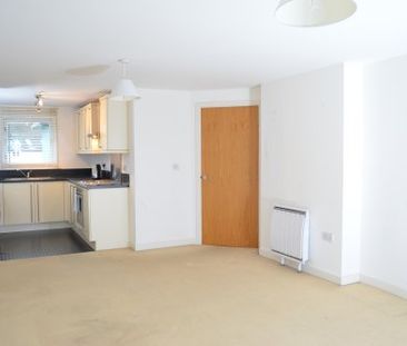 2 bed, 2 bath flat available - Downham Boulevard, IP3 - Photo 2