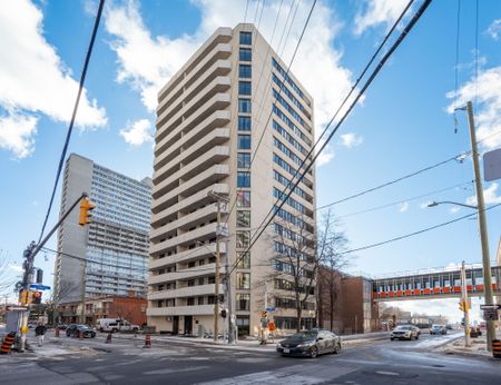 200 Bay Street - Photo 3