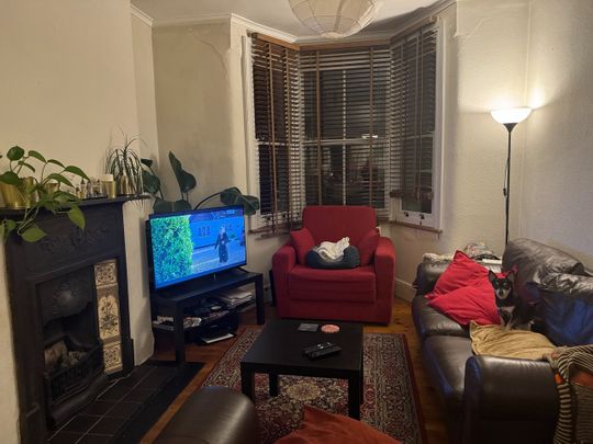 Room in a Shared House, Gloucester Road, E17 - Photo 1