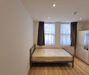Studio Flat, Eccleston Road, W13 - Photo 5