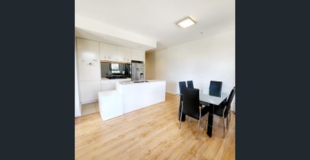 Stylish Luxury 2 Furnished Bedroom Apartment - Photo 5