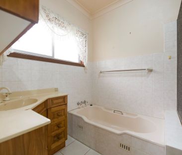 Family home tucked away on quiet South Grafton Street - Photo 1