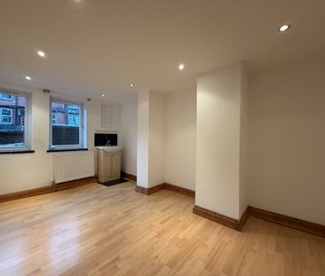 4 Bed Terraced House, Parkfield Mount, LS11 - Photo 2