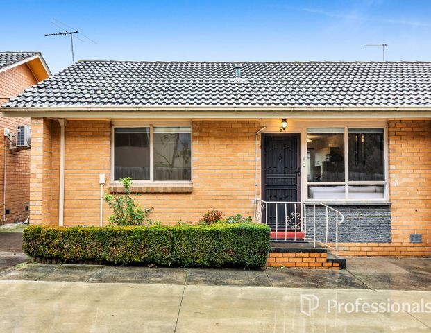 Fully Furnished Star Property in Prime Location - Photo 1
