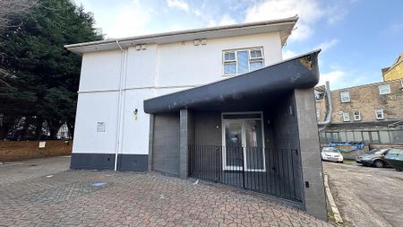 Studio to rent - Photo 3