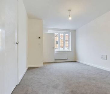 2 bedroom end of terrace house to rent - Photo 2