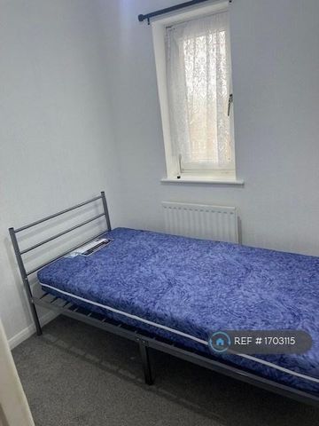 3 bedroom maisonette to rent - Photo 2