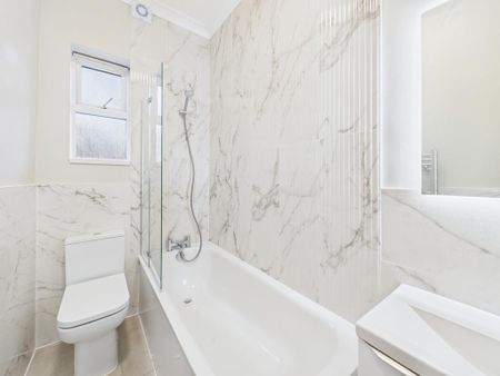 4 bedroom flat to rent - Photo 5