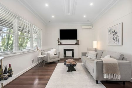Charming Family Home with a Touch of History and Modern Conveniences - Photo 5
