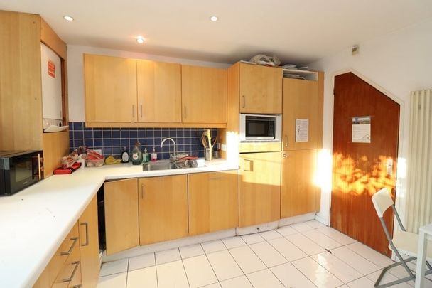 Room in a Shared Flat, Sequoia House, SE16 - Photo 1