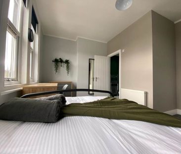 Beechwood Crescent (room 2), Burley, Leeds - Photo 3