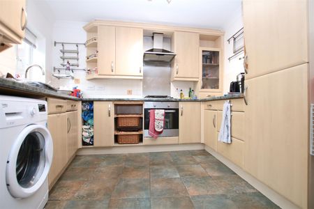 2 bed Flat for let - Photo 2