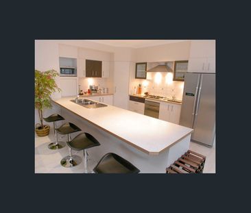 Beautiful Spacious Family home - Photo 5