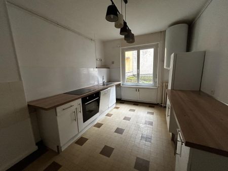 Location Appartement 4 pièces 90m² LE CREUSOT 71200 - Photo 2