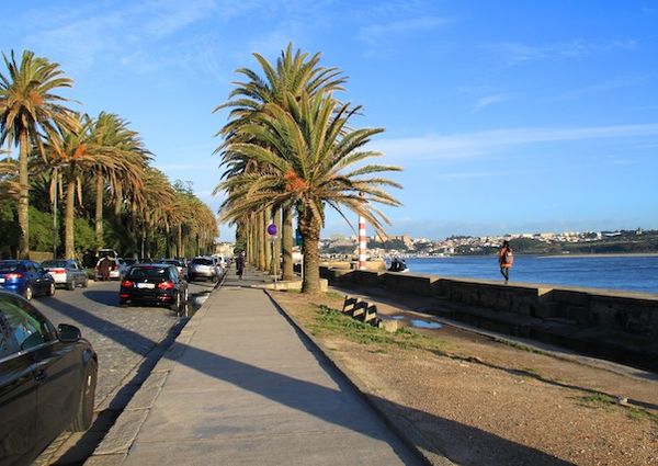 Simpático Apartamento T2 para Arrendamento junto à Foz do Douro