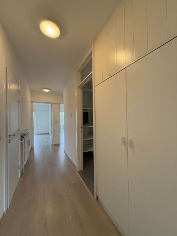 Gerenoveerd appartement met veel lichtinval, gelegen op de Markt - Foto 3