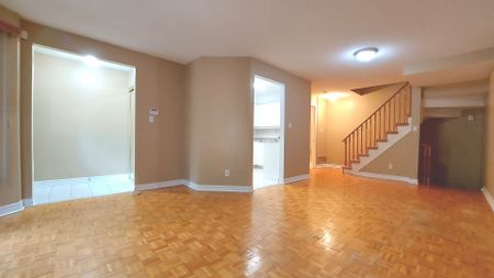 For Lease - 151 Townsgate Drive Unit# 3, Vaughan, Ontario - Photo 4