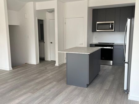 For Lease - 16 Lytham Grn Circle Unit# 17, Newmarket, Ontario - Photo 3