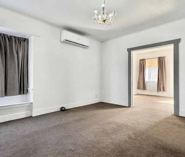 Spacious 3 Bedroom House for Rent in New Lynn $650 Wk - Photo 1