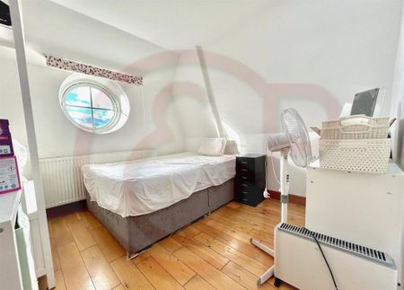 3 bedroom flat to rent - Photo 2