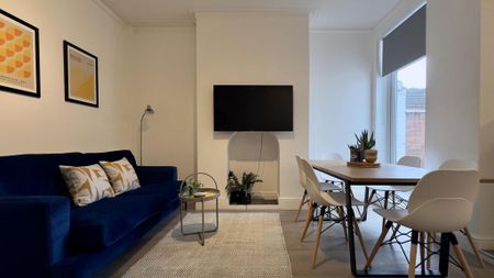 6 bedroom house to rent - Photo 3