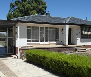 Fantastic Three Bedroom Family Home! - Photo 1