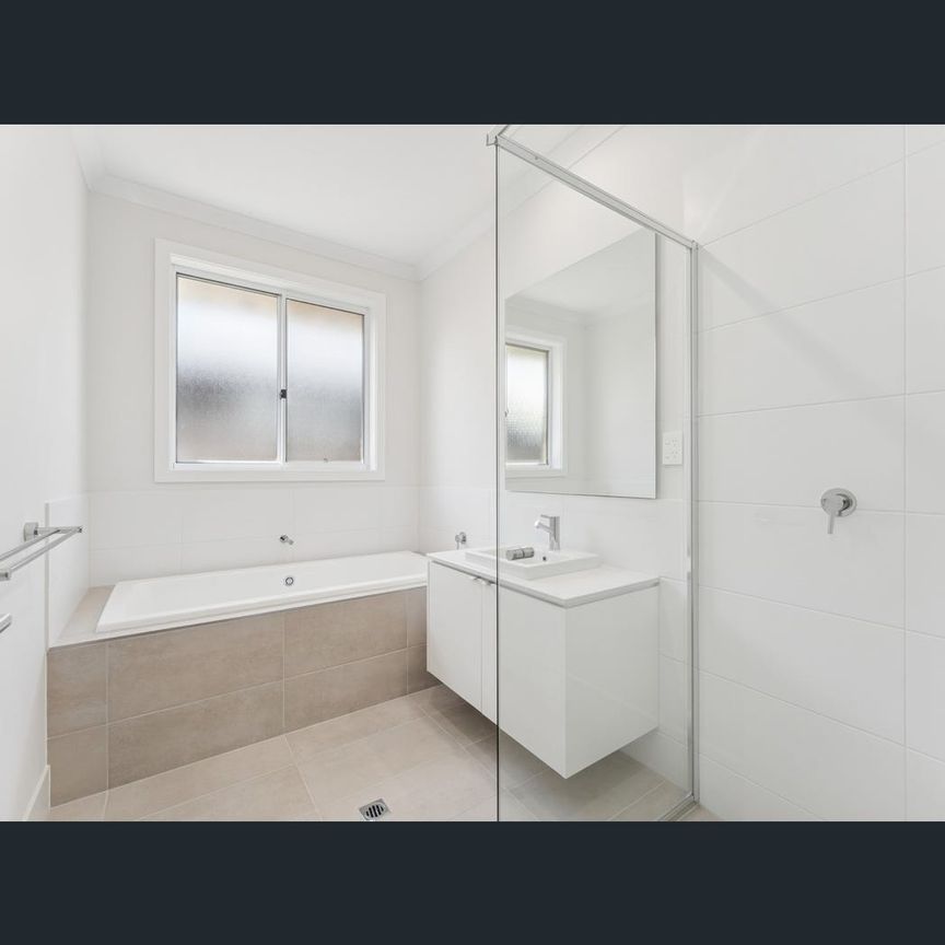 16 Riviera Drive, Mount Barker, SA 5251 - Photo 1