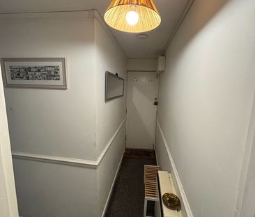 1 Bed Flat, Bentley Court, SO15 - Photo 2