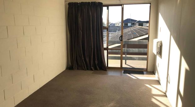 So Handy -1 Bedroom Unit/Apartment Papatoetoe - Photo 1