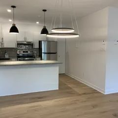 1 room apartment of 74m² in Montreal - Photo 2