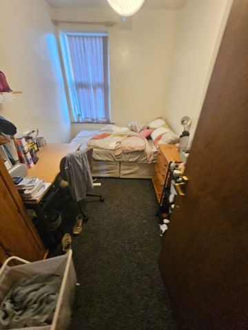 8 Bed - 1 Hill Top Street, Hyde Park, Leeds - LS6 1NW - Student - Photo 2