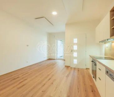 Pronájem moderního 1+kk s terasou po kompletní rekonstrukci Buštěhrad - Fotografie 1