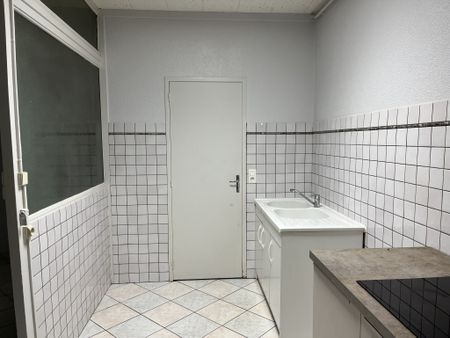 TARARE - grand T2 - Photo 2