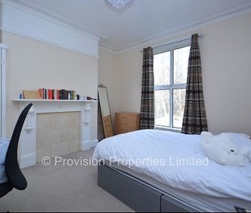 2 Bedroom Flats in Leeds - Photo 5