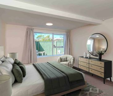 4-bedroom, 2-bathroom residence - Photo 3