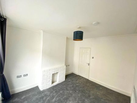 4 bedroom terraced house to rent - Photo 2